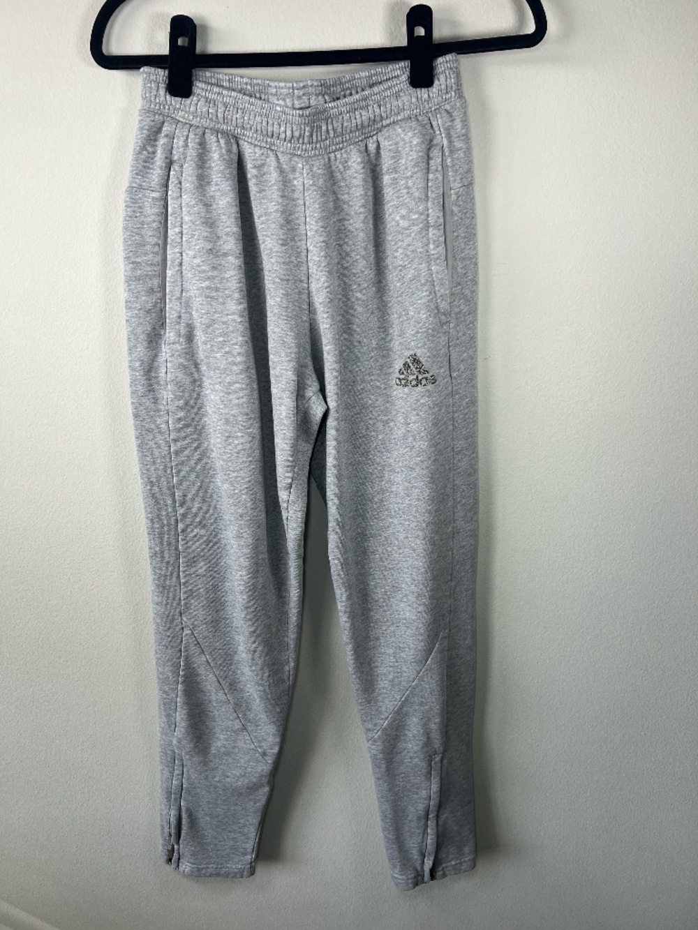 Adidas Stadium Fleece Jogger Sweat Pants Gray Pockets Ankle Zip Logo Athletic Sm